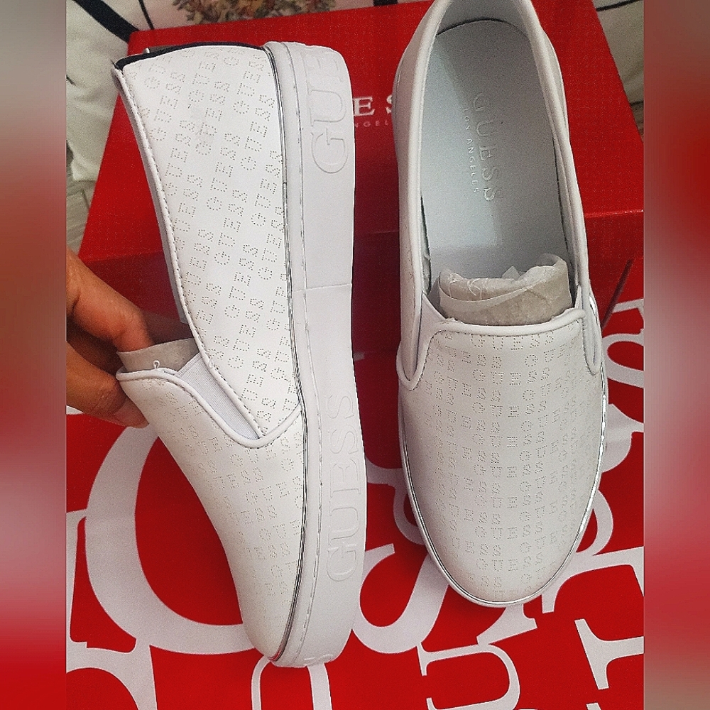 Guess Shoes - Picture 2 of 6